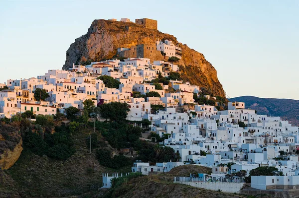 depositphotos_445281188-stock-photo-distant-view-skyros-town-chora