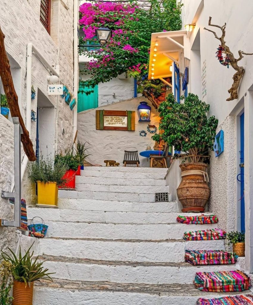 kosta_boukou_ta_sokakia_ano_syros